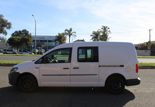 2018 Volkswagen Caddy TSI220