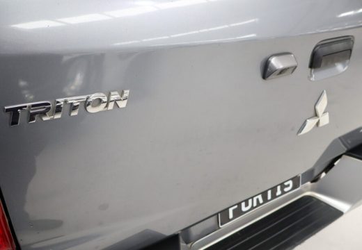 2017 MITSUBISHI TRITON GLX PLUS 4X4