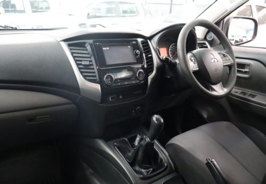 2017 MITSUBISHI TRITON GLX PLUS 4X4