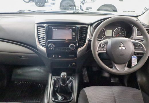 2017 MITSUBISHI TRITON GLX PLUS 4X4