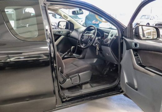 2017 MAZDA BT-50 XT HI-RIDER 4X2