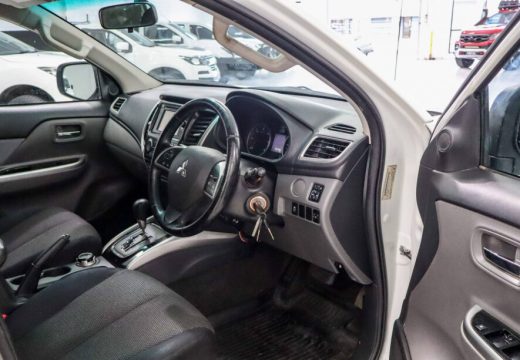 2015 MITSUBISHI TRITON GLS 4X4