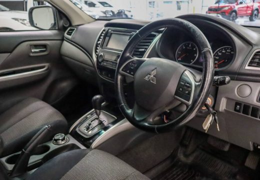 2015 MITSUBISHI TRITON GLS 4X4