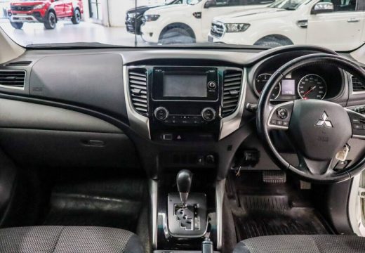 2015 MITSUBISHI TRITON GLS 4X4