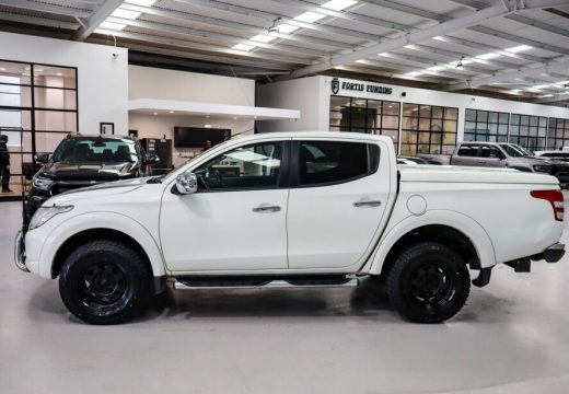 2015 MITSUBISHI TRITON GLS 4X4