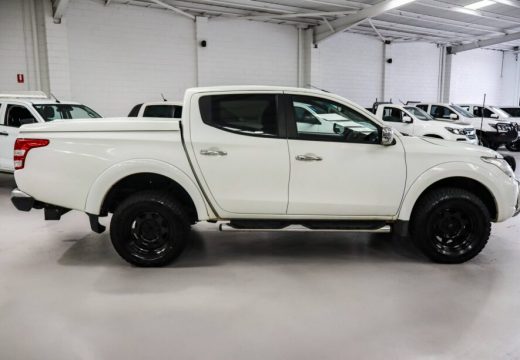 2015 MITSUBISHI TRITON GLS 4X4