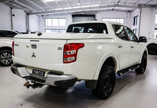2015 MITSUBISHI TRITON GLS 4X4