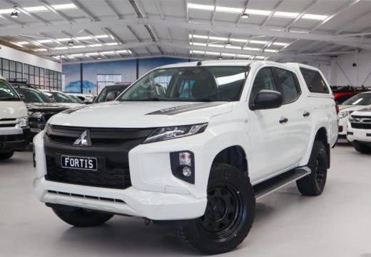 2019 Mitsubishi Triton GLX+ MR 4X4