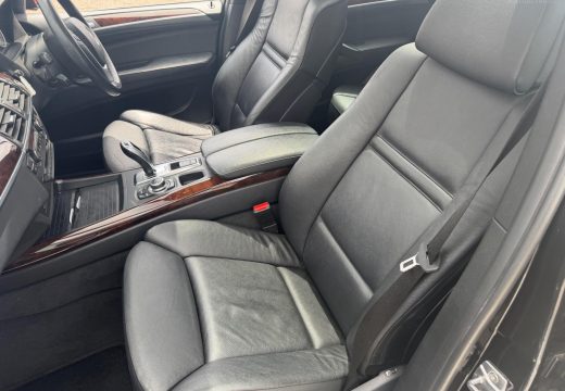2010 BMW X5 xDrive50i Sport E70