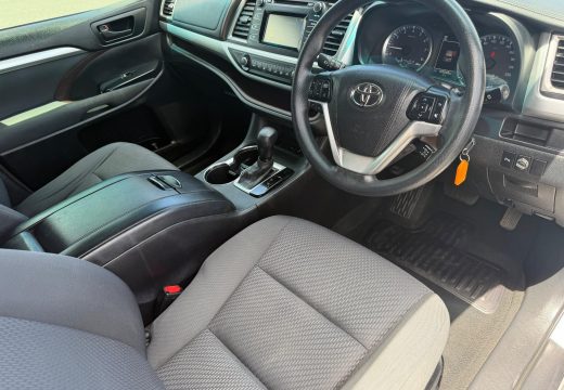 2017 Toyota Kluger GX