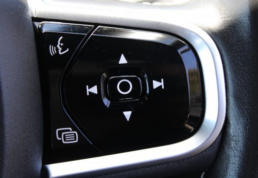 2020 Volvo XC60 T6 R-Design 246