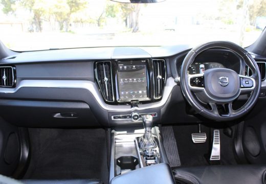 2020 Volvo XC60 T6 R-Design 246