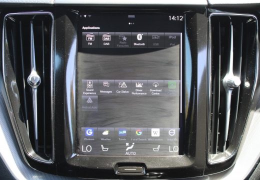 2020 Volvo XC60 T6 R-Design 246