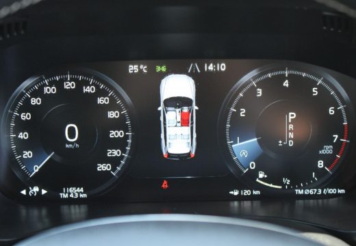 2020 Volvo XC60 T6 R-Design 246