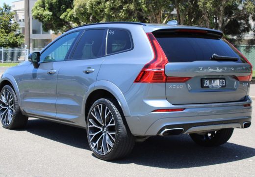 2020 Volvo XC60 T6 R-Design 246