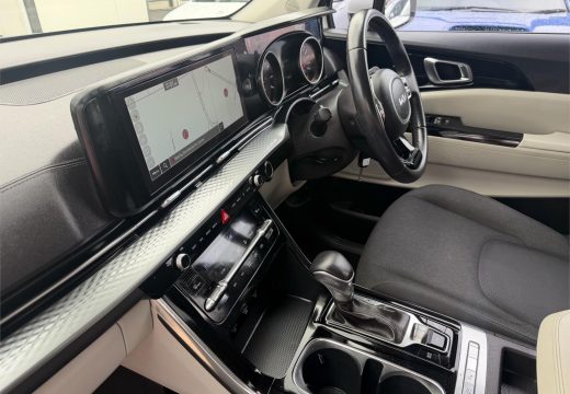 2023 Kia Carnival Si