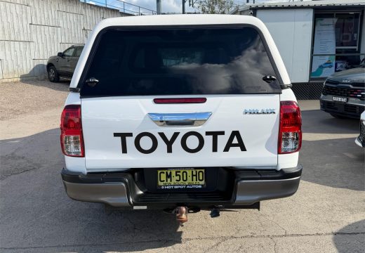 2017 Toyota Hilux SR 4X2
