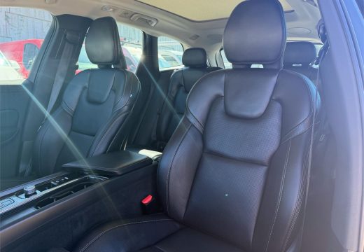 2023 Volvo XC60 Ultimate B6 Dark