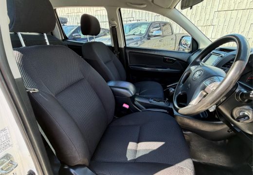 2014 Toyota Hilux SR 4X2