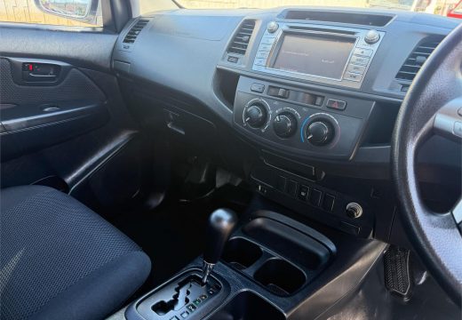 2014 Toyota Hilux SR 4X2