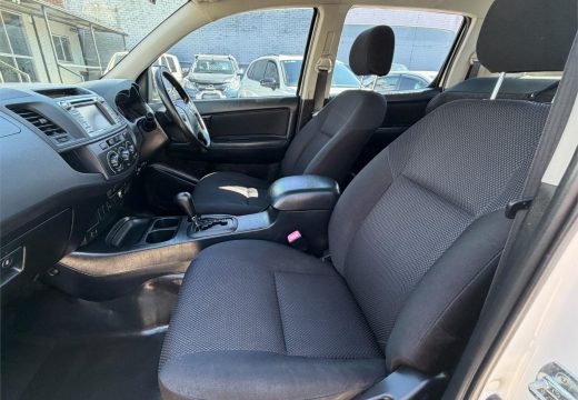 2014 Toyota Hilux SR 4X2
