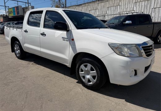 2014 Toyota Hilux SR 4X2