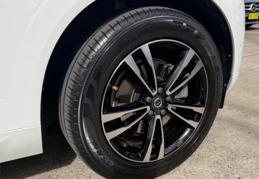 2019 Volvo XC60 T5 Momentum