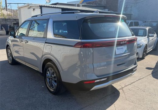 2023 Kia Carnival S