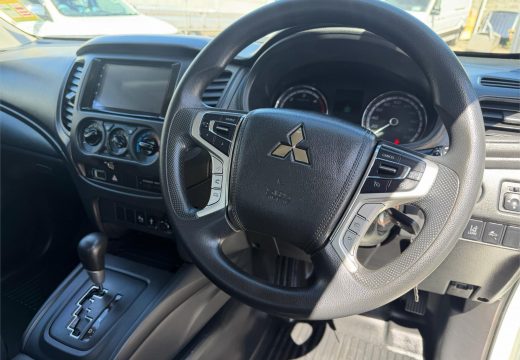 2022 Mitsubishi Triton GLX MR 4X4
