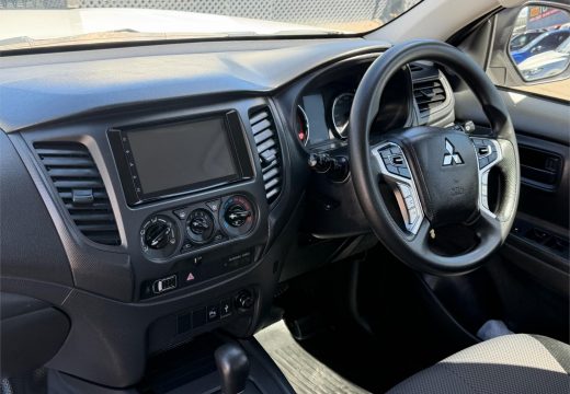 2022 Mitsubishi Triton GLX MR 4X4