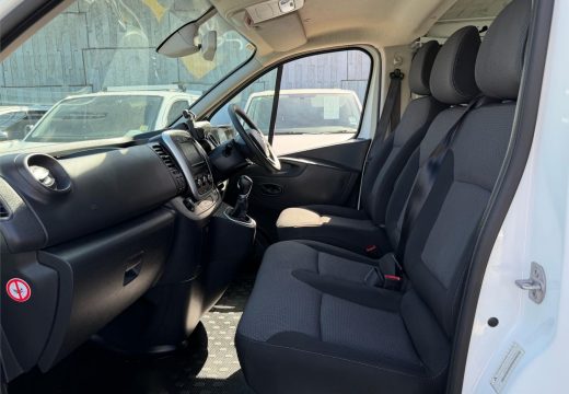 2022 Mitsubishi Express GLX SWB
