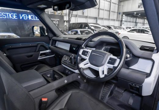 2022 Land Rover Defender 110 D300 SE L663