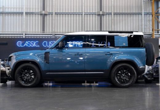 2022 Land Rover Defender 110 D300 SE L663