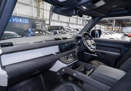 2022 Land Rover Defender 110 D300 SE L663