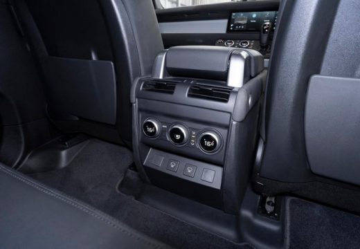 2022 Land Rover Defender 110 D300 SE L663
