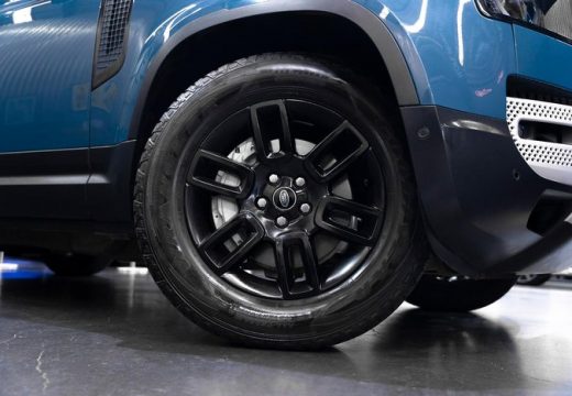 2022 Land Rover Defender 110 D300 SE L663
